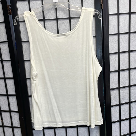 Vintage Off White Tank by Marallis - Picture 4 of 4